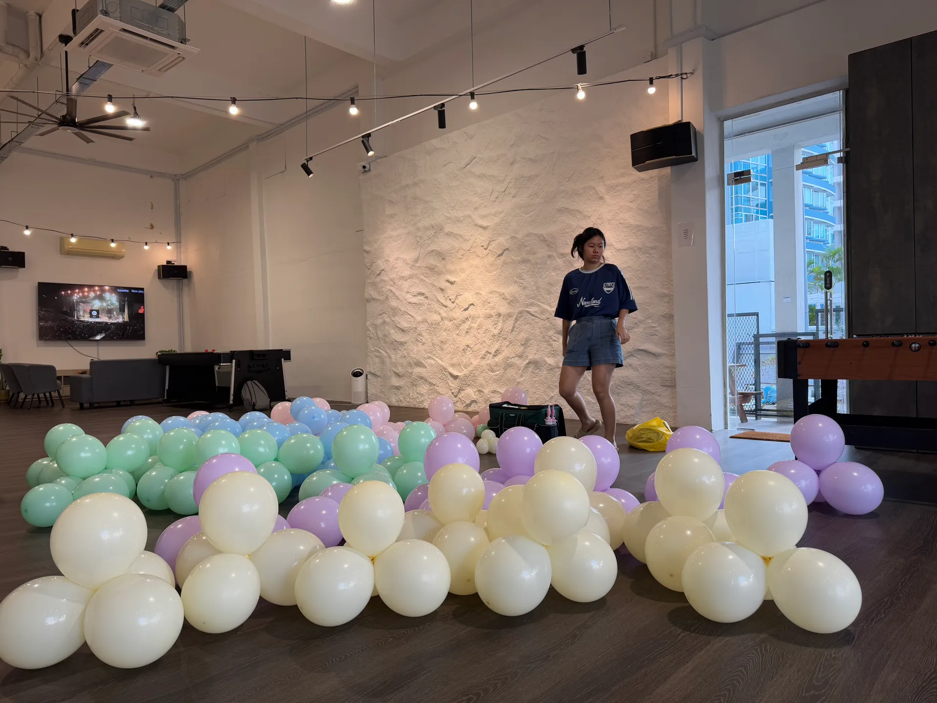 What Happens During a Balloon Decoration Setup?